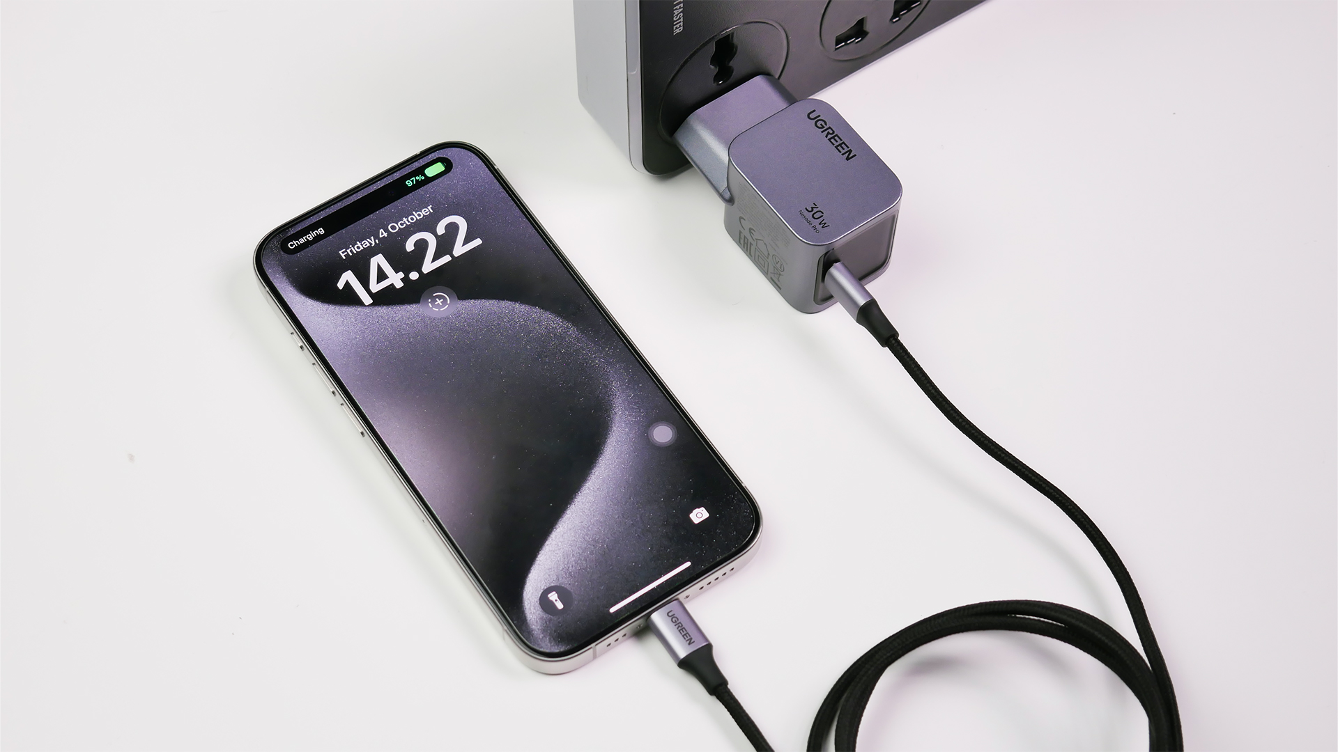 Charger Ugreen Aksesoris iPhone 16 charger-ugreen-aksesoris-iphone-16