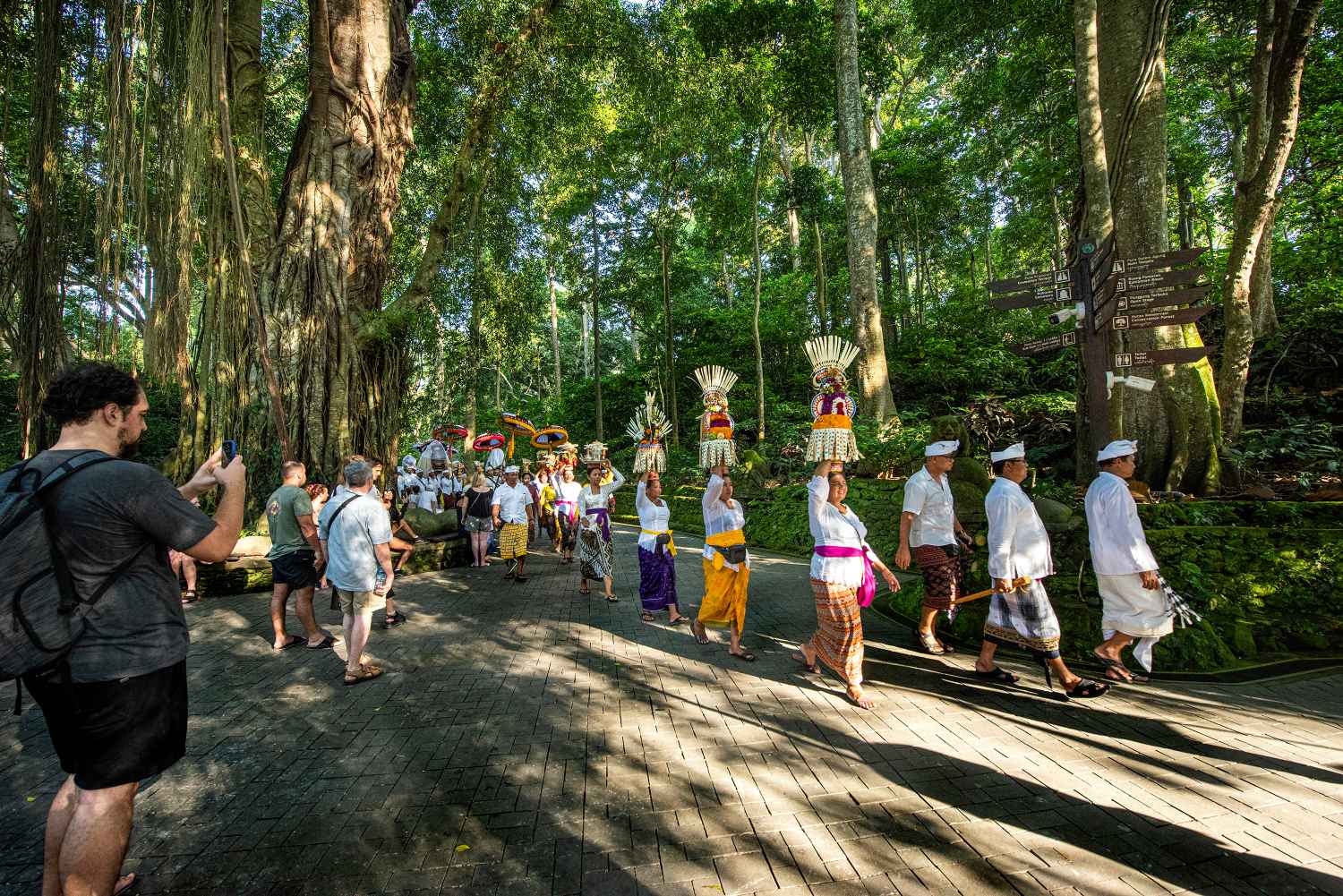 tempat-wisata-keluarga-bali-sacred-forest