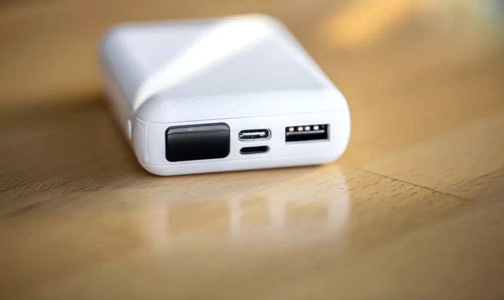 Persiapan Sebelum Mengecas Powerbank Baru