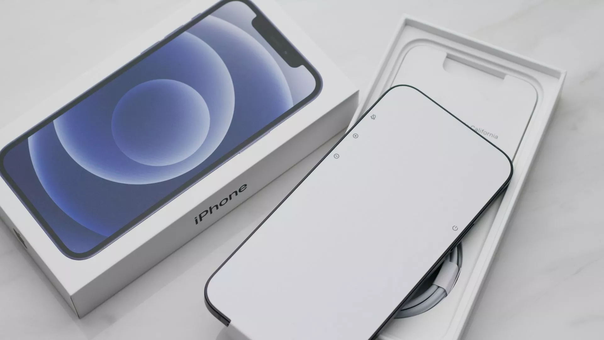 Cara Merawat HP iPhone Agar Tetap Awet & Performa Maksimal